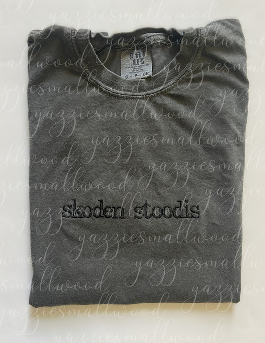 Skoden Stoodis Embroidered in Pepper Comfort Colors 1717 Tee